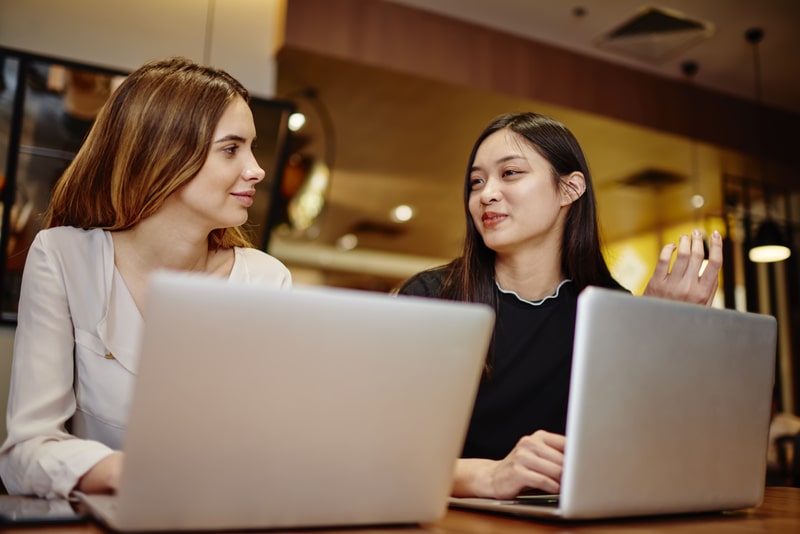 diferenca entre emprego e trabalho mulheres